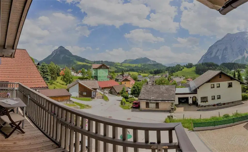 Alpine Appartement Top 4 by AA Holiday Homes