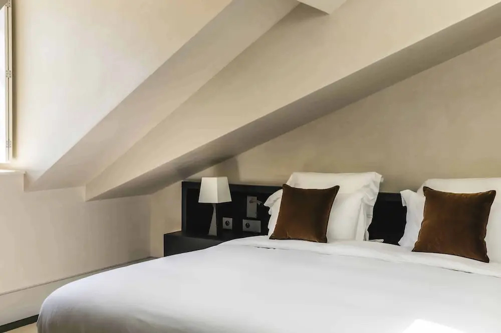 Mondovi Luxury Suites 42