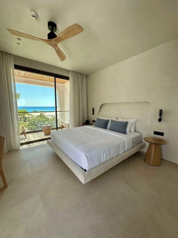 Suite with balcony and with sea view