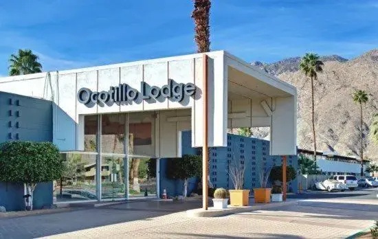 Mid-Century Pad - Ocotillo Lodge