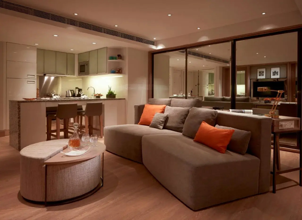Lobby & Reception