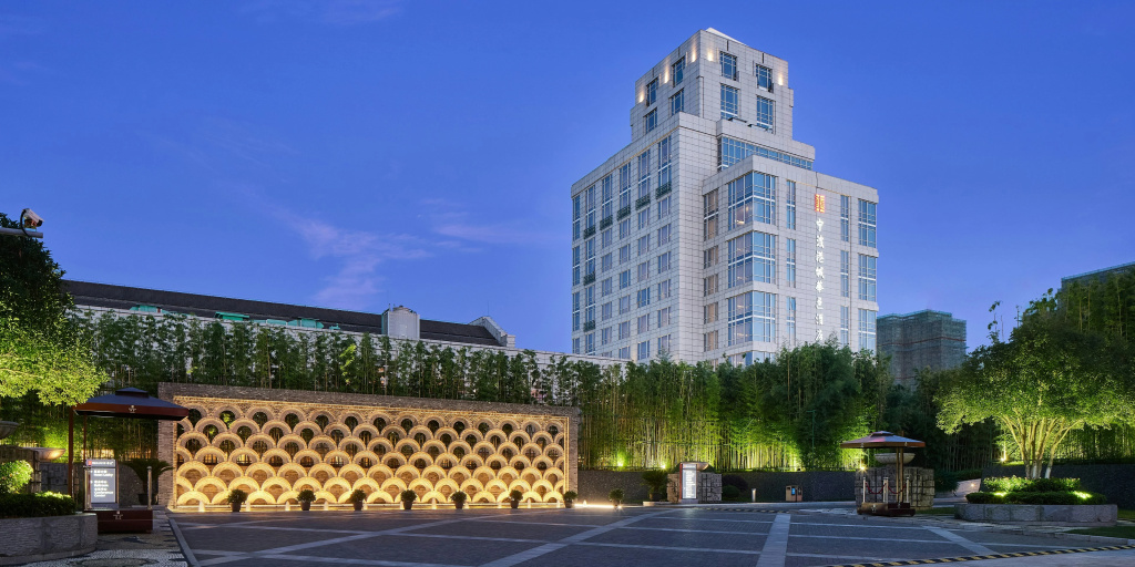 HUALUXE Ningbo Harbor City by IHG