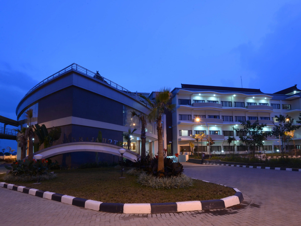 Sutan Raja Hotel And Convention Centre