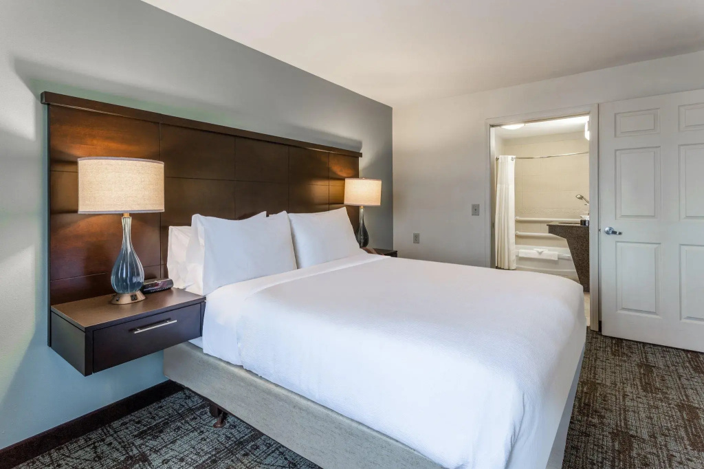 Staybridge Suites Davenport by IHG - Chambres