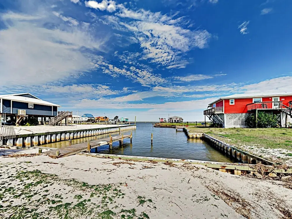 3BR on Mobile Bay, 1 Block to Beach