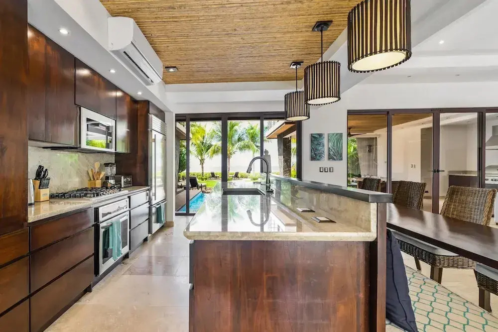 Beachfront Villa - Sunsets and Daily Maid Service - фото 24