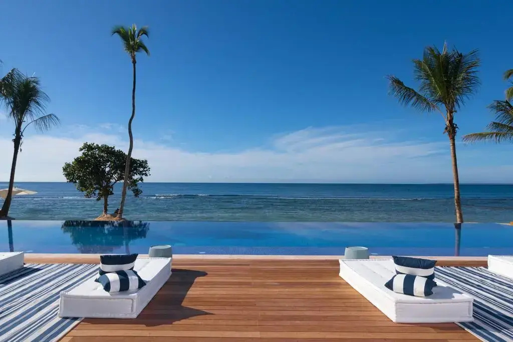 Beach & Waterfront