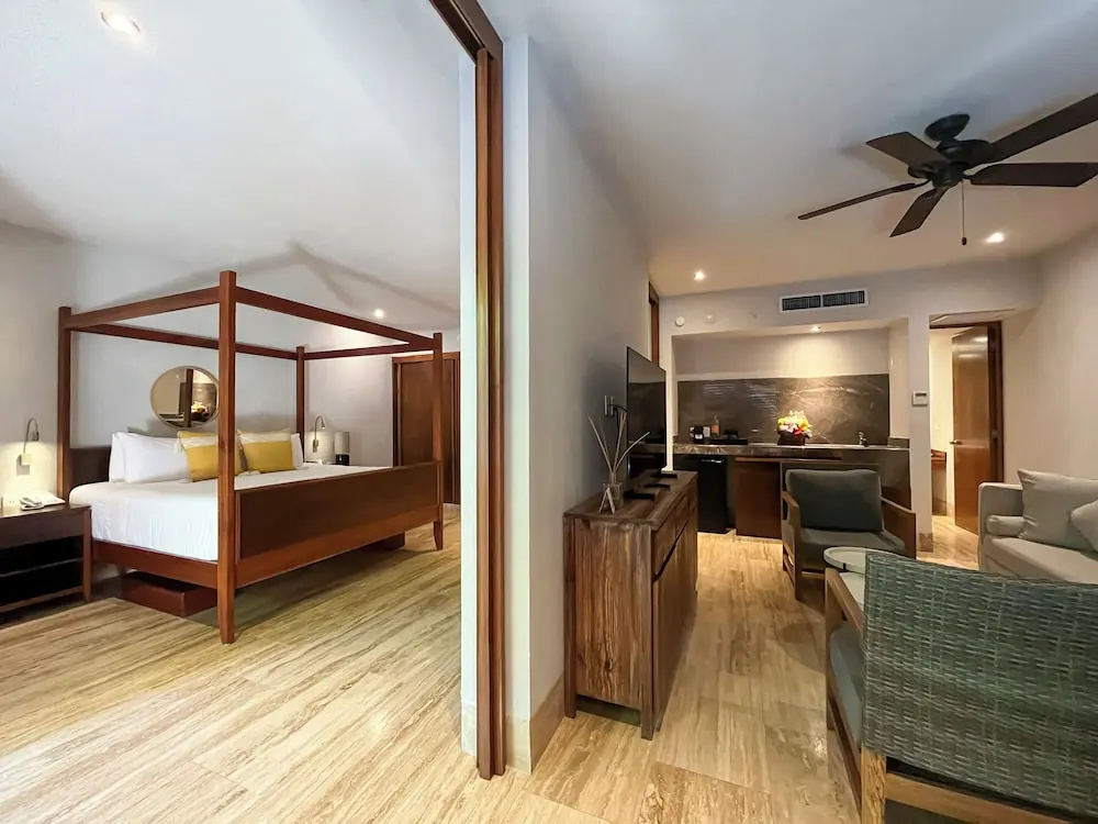 Standard Double room with garden view (full double bed)