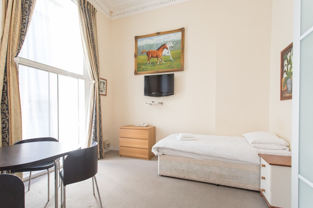 Отель Amber Residence Hotel в Лондоне