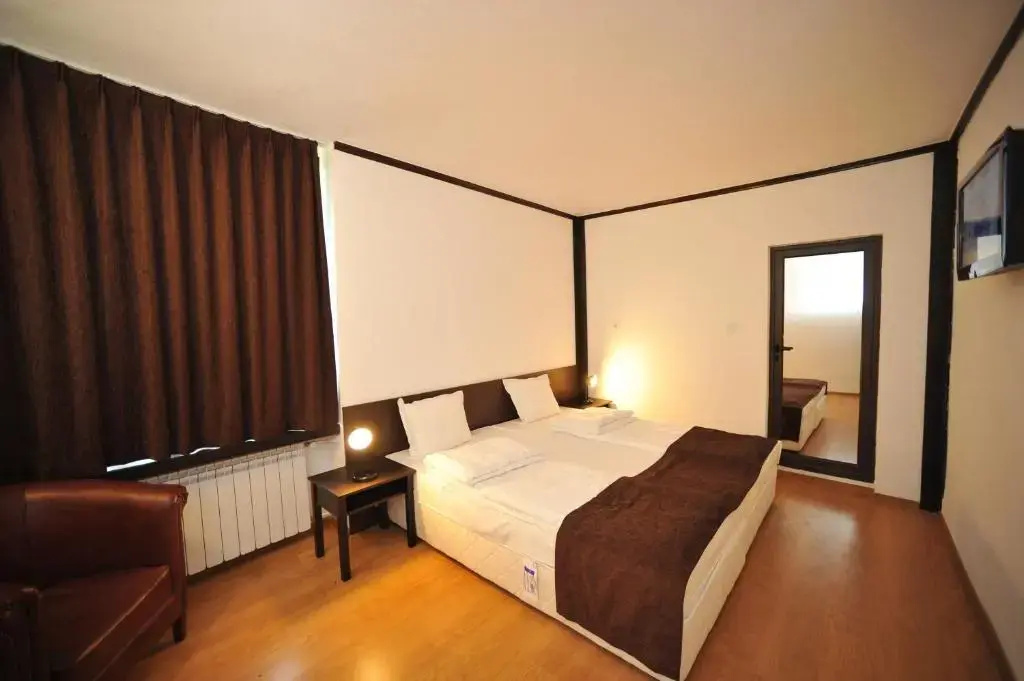 1 Bedroom Suite