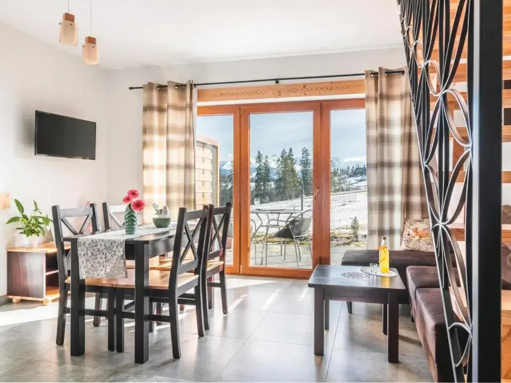 2 Bedrooms Chalet