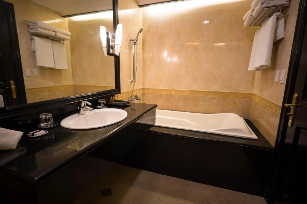 Fields Plaza Condo - фото 11