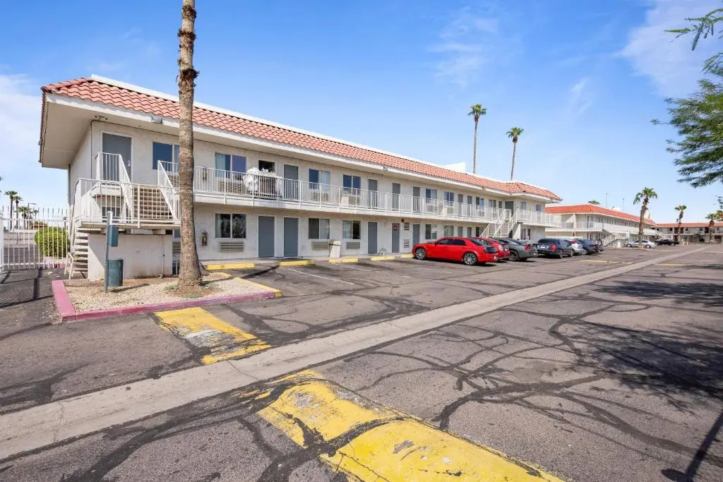 Super 8 by Wyndham Phoenix I-17
