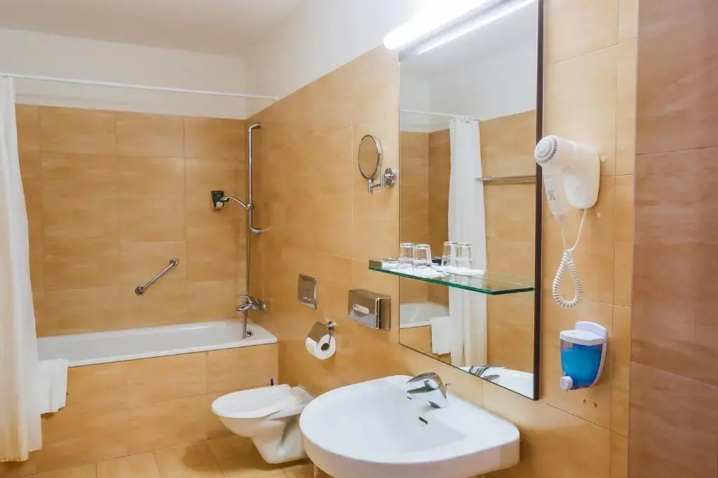 CE Plaza Hotel - Chambres