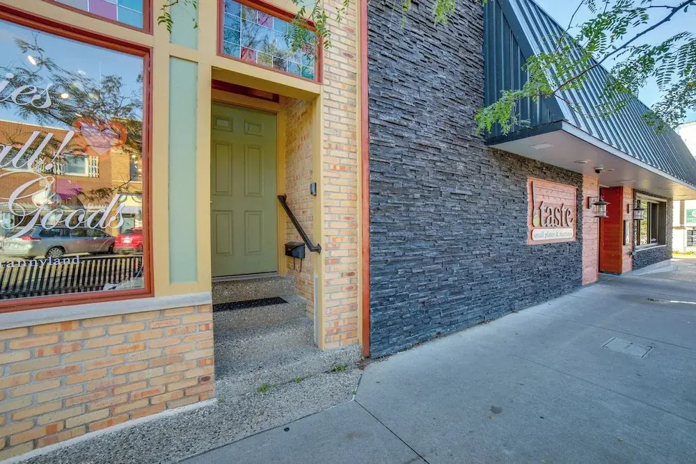 'phoenix Nest' South Haven Condo: River View!