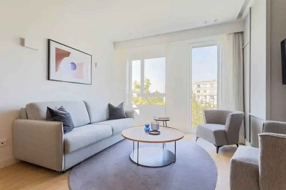 Deluxe Apartment