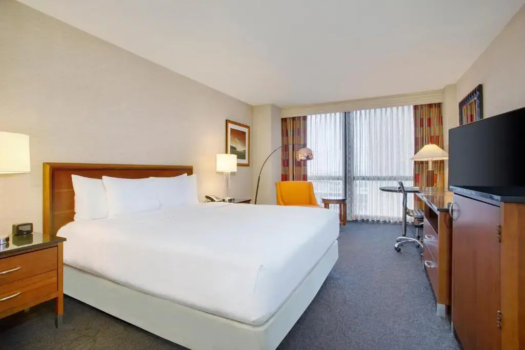 Hilton Chicago O'Hare Airport Room Type - Double room (full double bed)
