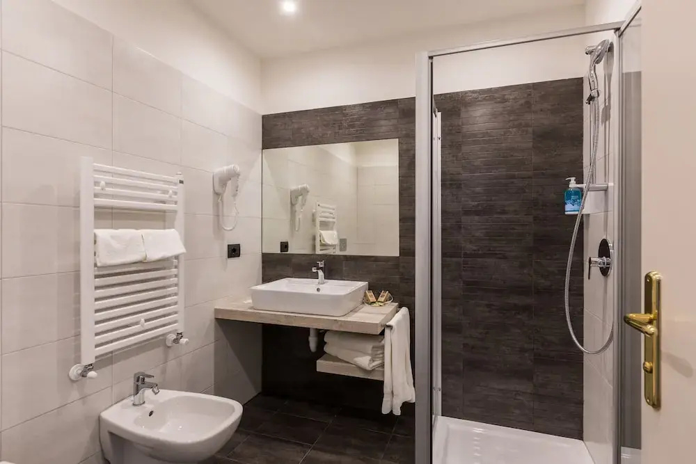 Superior Double room with balcony (full double bed)