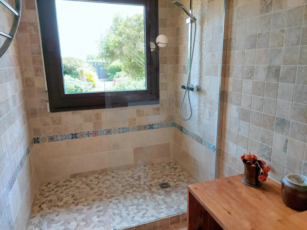 Afficher la photo 7 — Holiday Home With Jacuzzi, Guisseny