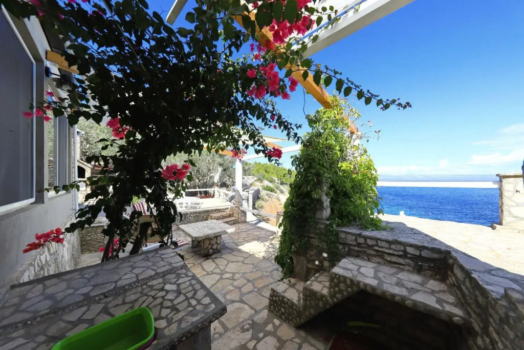 Doria - Perfect Location & Peaceful - H