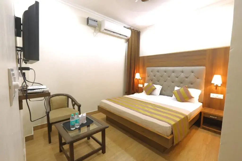 Standard Double room (full double bed)