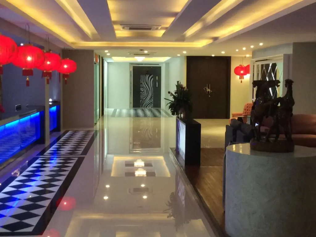 Grand Pink Hotel