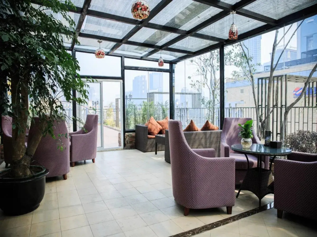 Lobby & Reception