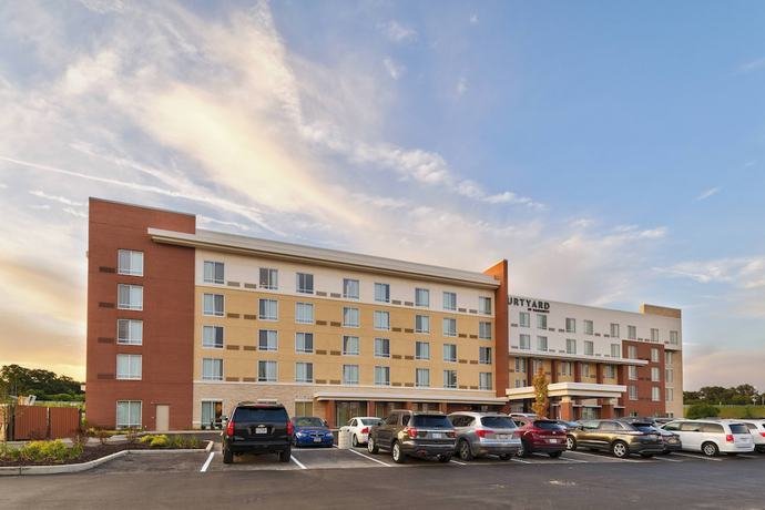 Courtyard by Marriott St. Louis Brentwood image
