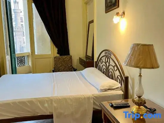 Deluxe Double room (full double bed)