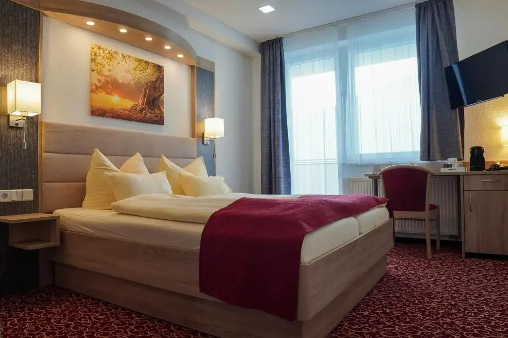 Standard Double room with balcony (full double bed)