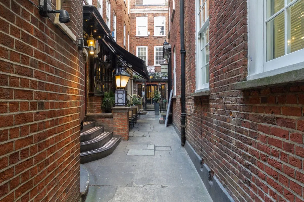 Roomspace Serviced Apartments - Groveland Court