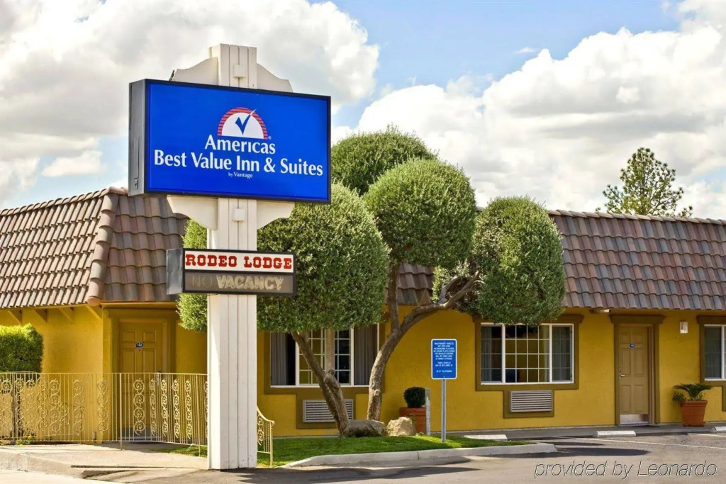 Rodeo Lodge