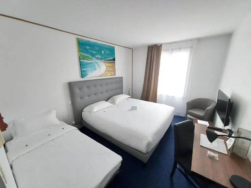 Standard Double room (full double bed)