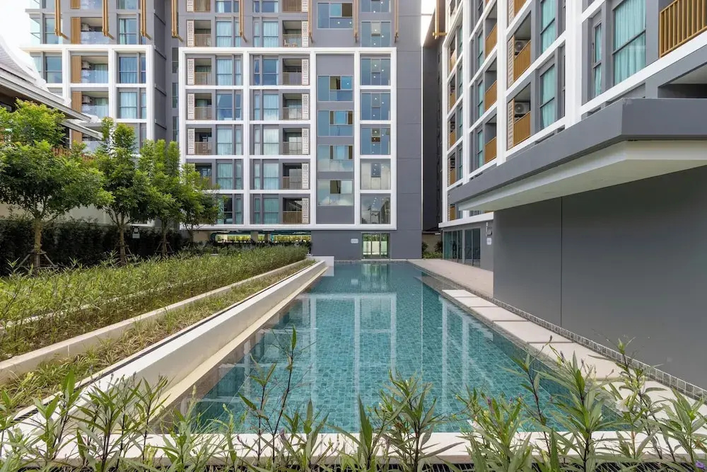 New Condo Near Beach Prime Location C228