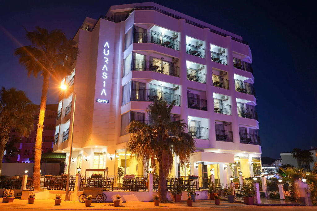 Aurasia SeaSide Hotel — фото