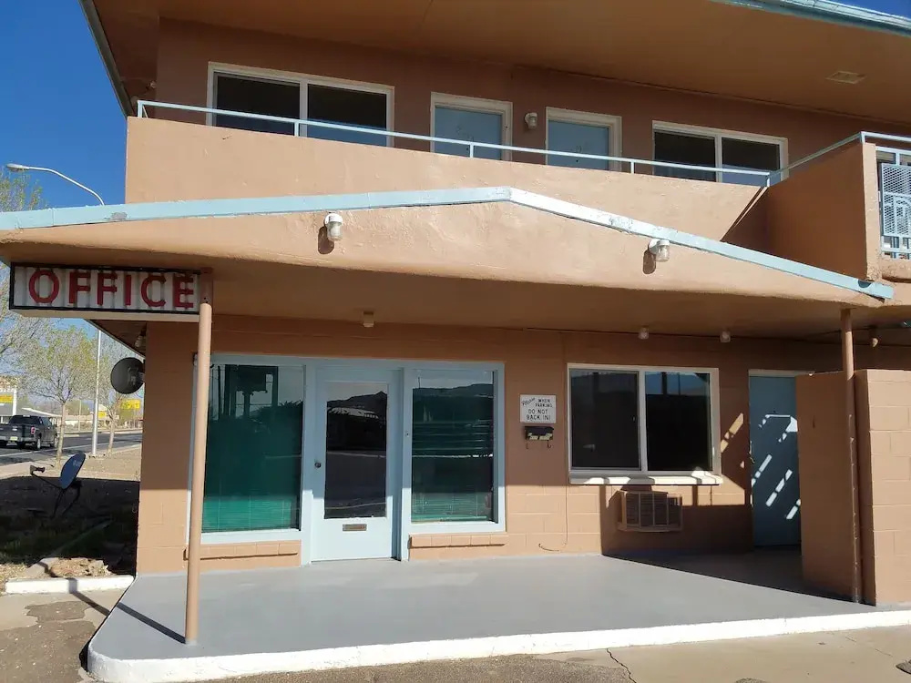 Leisure Lodge Motel