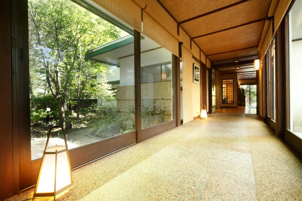 Lobby & Reception