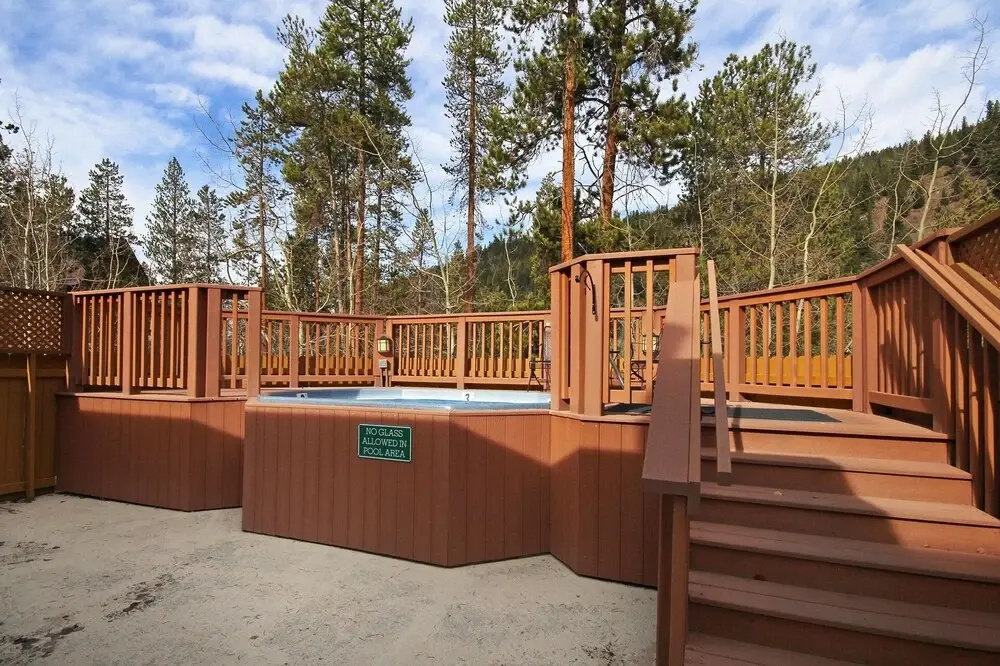 8757 Trappers Crossing 1 Bedroom Townhouse by RedAwning