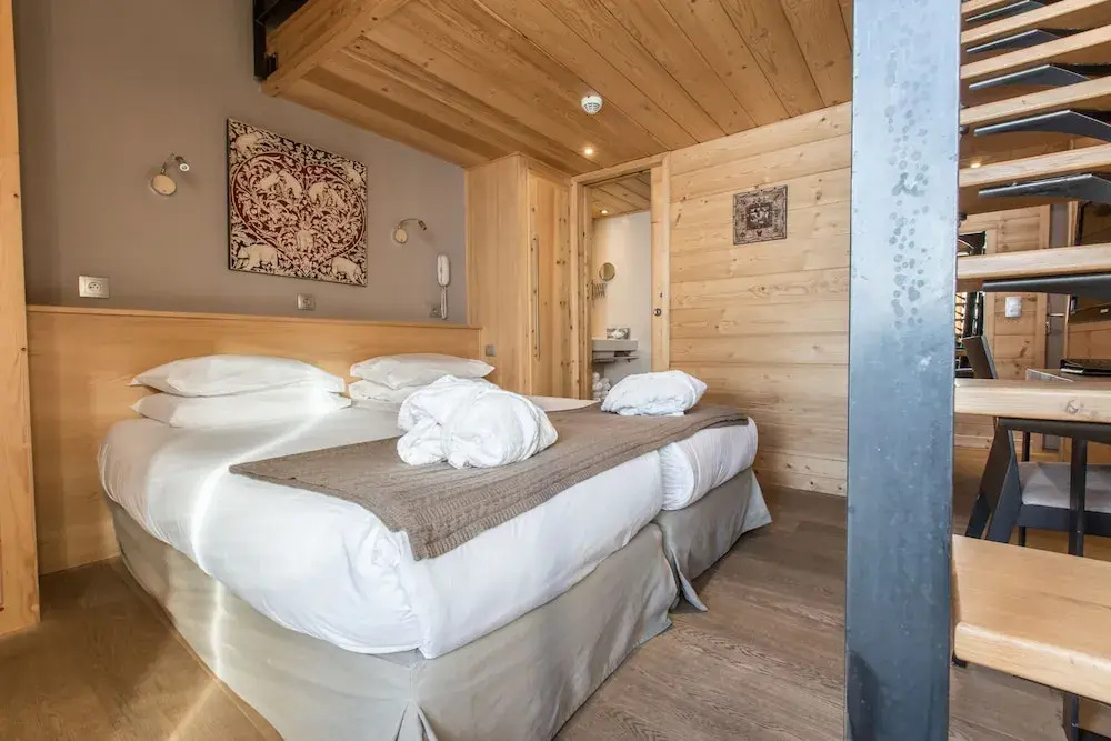 Classic Triple room with balcony and with mountain view