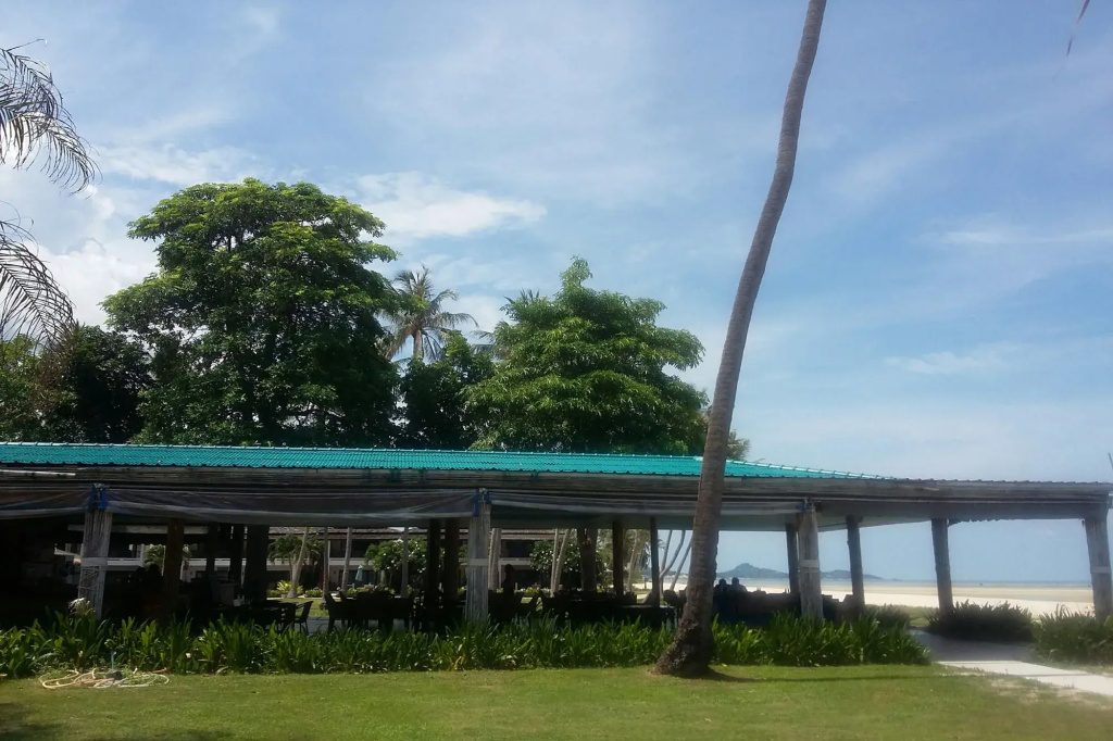 Beach & Waterfront