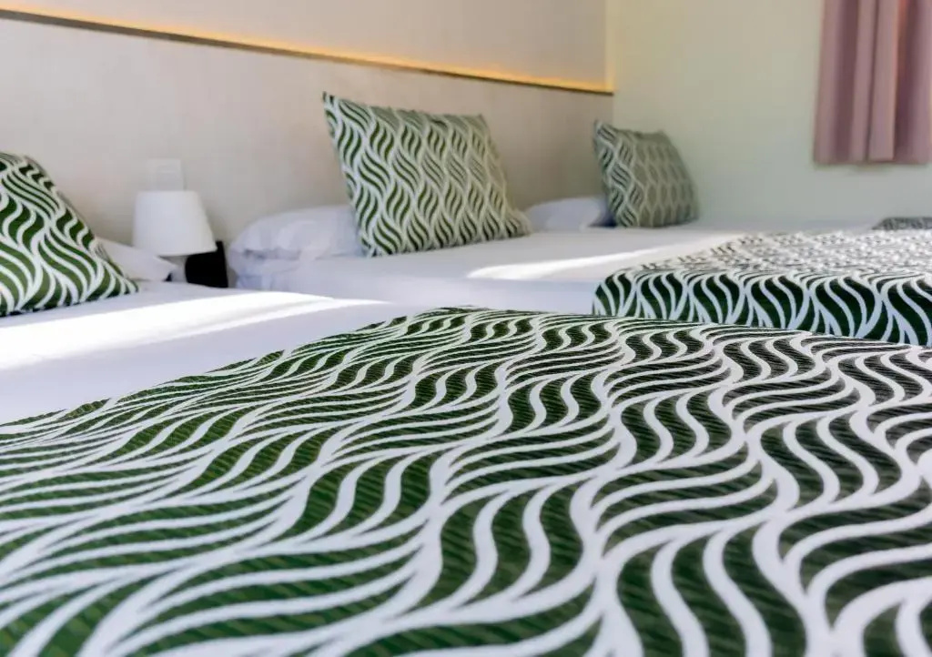 Standard Triple room with view