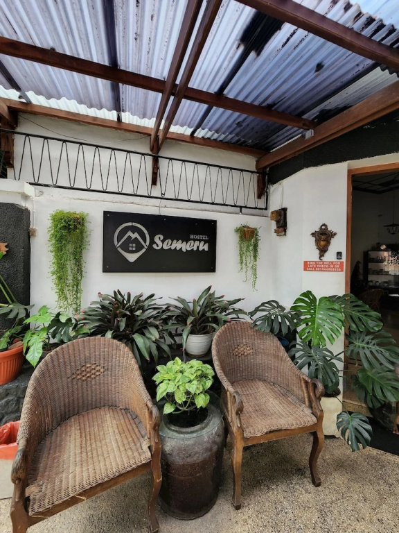Semeru Hostel Malang - Adults Only
