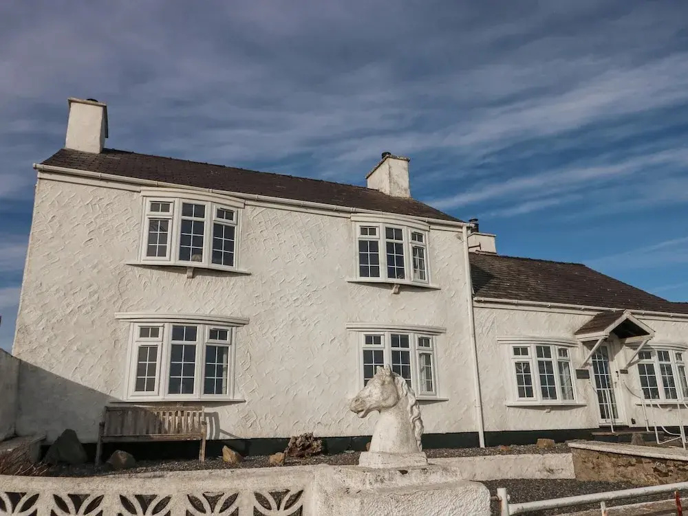 Fferm Porthdafarch South Farm House