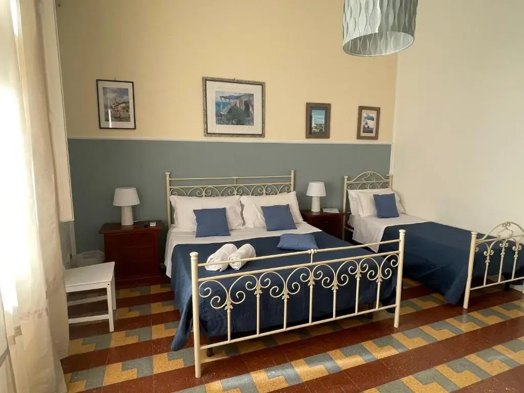 Standard Triple room with balcony