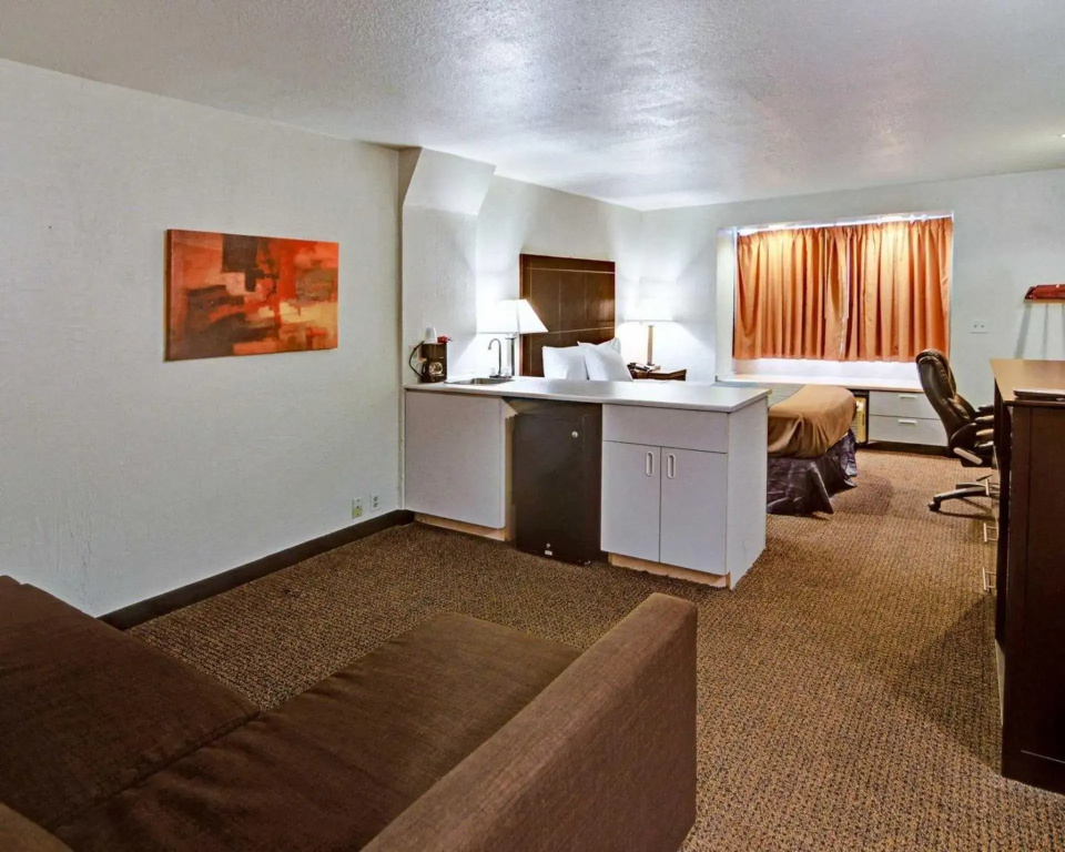 Double Suite (full double bed)