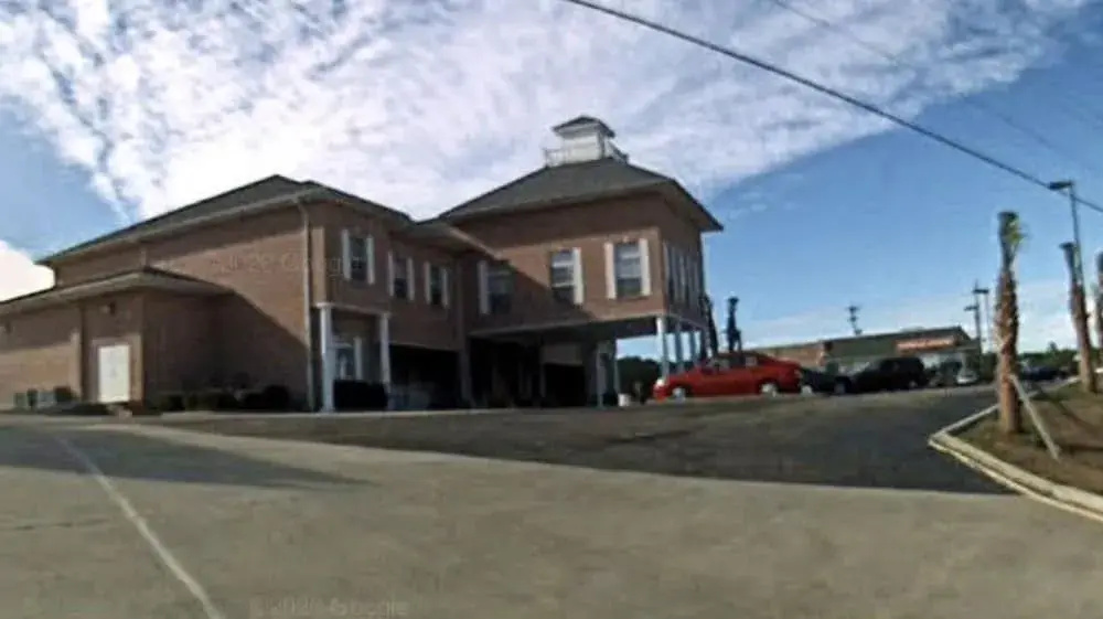 Collins Inn & Suites