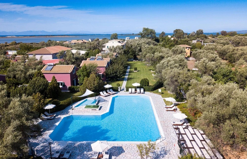 Mousses Villas - Villa Pollox - A Detached Three-bedroom Villa With Private Pool and Access to Childcare Facilities