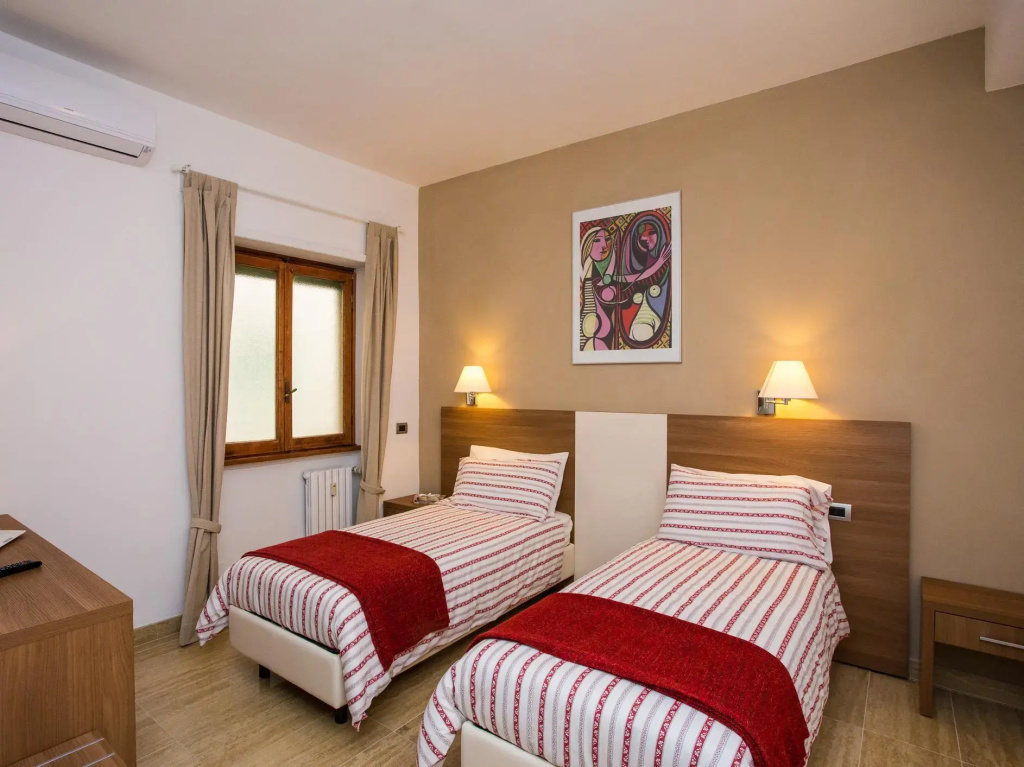 Standard Double room (full double bed)