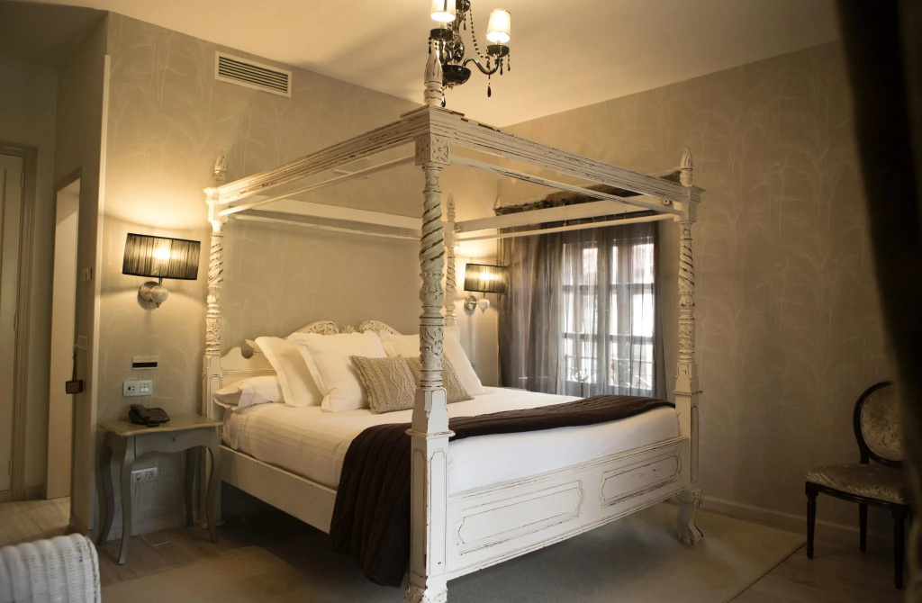 Suite with garden view