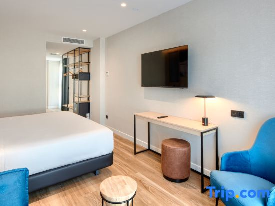 Superior Double room (full double bed)